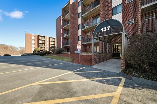 apt-406-137 Franklin St, Stoneham, MA, 02180-1537 | Card Image