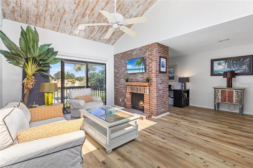 apt-7d-1051 S Highland St, Mount Dora, FL, 32757-6323 | Card Image