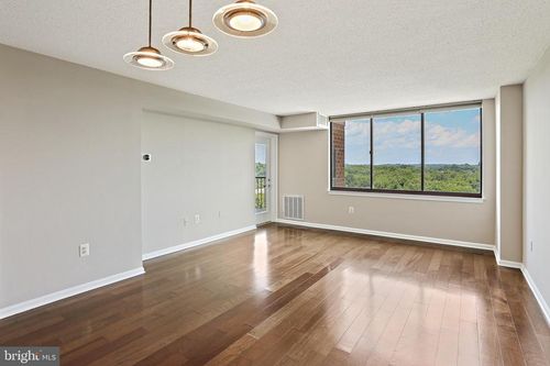 apt-1110-10101 Grosvenor Pl, ROCKVILLE, MD, 20852-4675 | Card Image