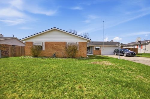 111 Villa Dr, New Carlisle, OH, 45344-1746 | Card Image