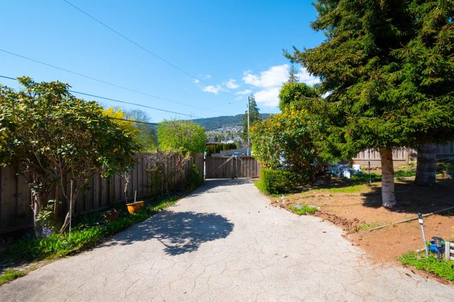 2094 Inglewood Avenue, House other with 4 bedrooms, 3 bathrooms and 3 parking in West Vancouver BC | Image 4