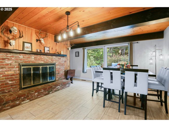 4247 Redwood Hwy, House other with 5 bedrooms, 3 bathrooms and null parking in Grants Pass OR | Image 9