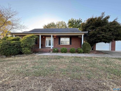 996 New Market Rd, New Market, AL, 35761-7901 | Card Image