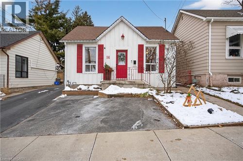 14 Lochearne St, Hamilton, ON, L8R1V8 | Card Image