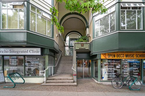 202-3727 W 10th Avenue, Vancouver, BC, V6R2G5 | Card Image