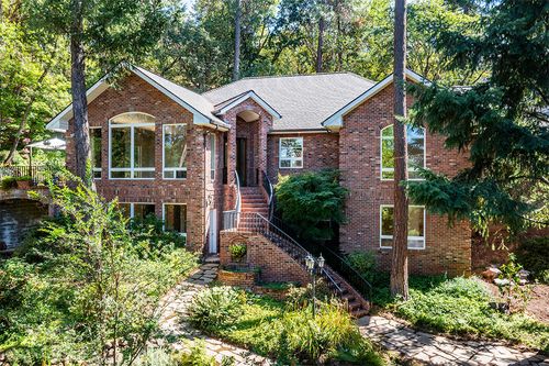 855 Wells Fargo Loop, Jacksonville, OR, 97530-9411 | Card Image