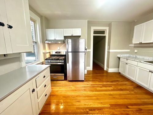 apt-4r-589 Pleasant St, Holyoke, MA, 01040-2377 | Card Image