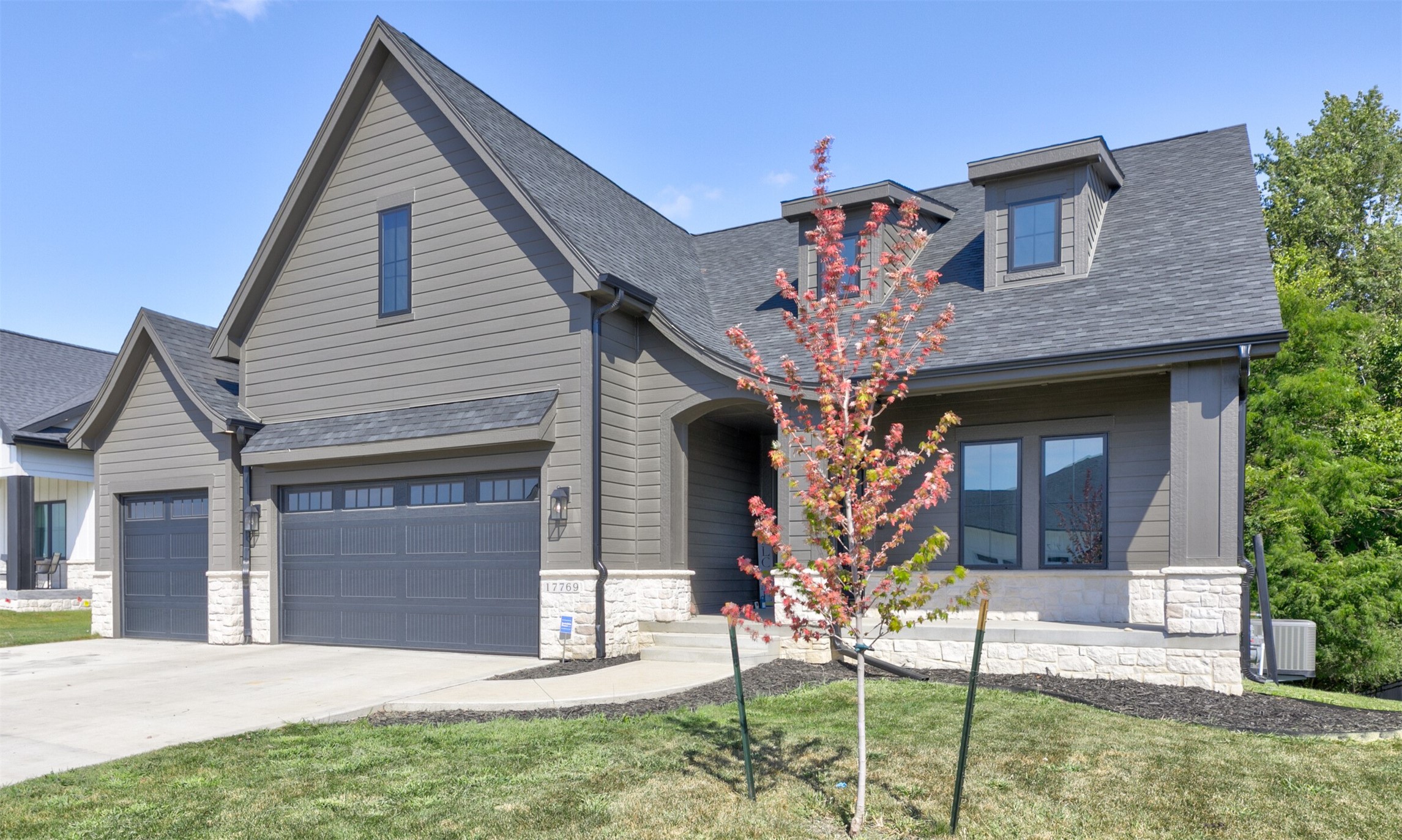 Townsend Dr, Clive, IA 50325