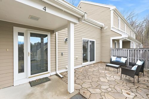 4-4 Drummer Boy Way, Lexington, MA, 02420 | Card Image