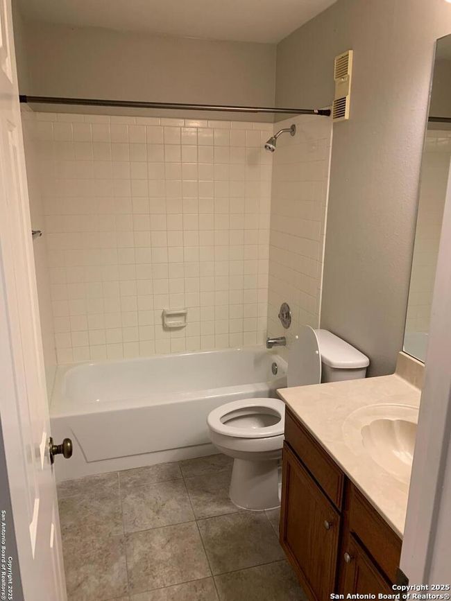UNIT-1201 - 4212 Medical Dr, Condo with 2 bedrooms, 2 bathrooms and null parking in San Antonio TX | Image 24