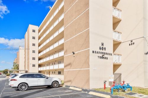 apt-105-609 Ne 14th Ave, Hallandale Beach, FL, 33009-3626 | Card Image
