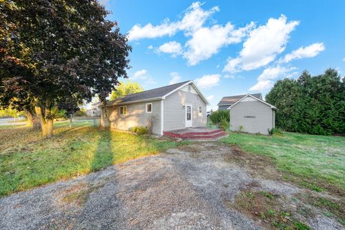 11004 Wamplers Lake Rd, Brooklyn, MI, 49230-9332 | Card Image