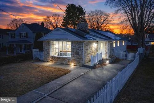 17 Maplewood Ave, Carneys Point, NJ, 08069-2812 | Card Image