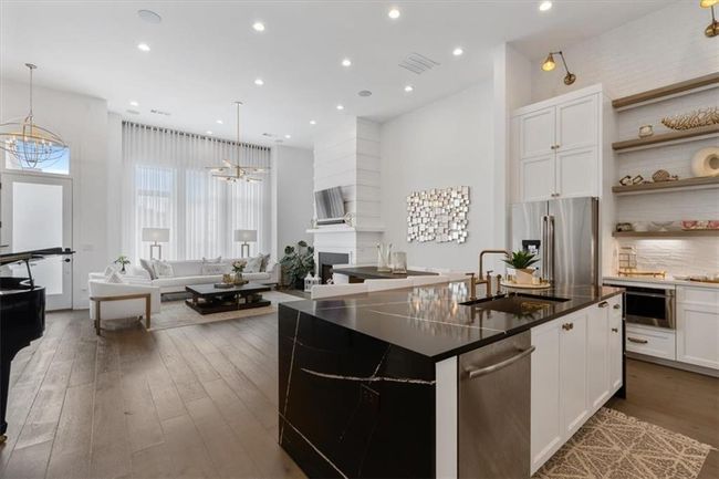 6640 Avis Walk, Townhouse with 3 bedrooms, 3 bathrooms and null parking in Alpharetta GA | Image 14