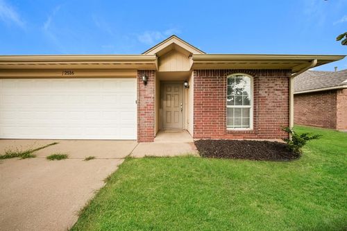2516 Queenston Avenue, Norman, OK, 73071 | Card Image