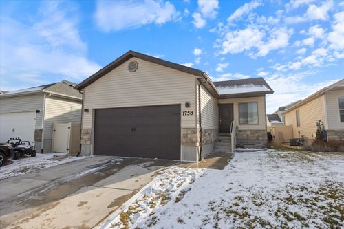 648-1758 E Tumwater Ln, Eagle Mountain, UT, 84005-6301 | Card Image