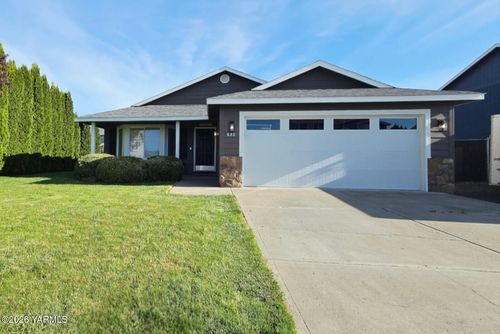 603 Millenium Ave, Moxee, WA, 98936-9363 | Card Image