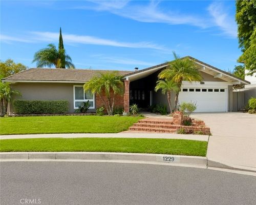 1229 Kelsford Ct, Westlake Village, CA, 91361-1609 | Card Image