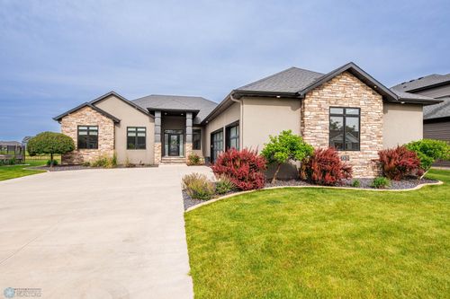 7373 14th St S, Fargo, ND, 58104-7481 | Card Image