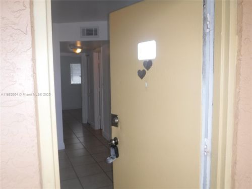 apt-f107-101 Ne 41st St, Oakland Park, FL, 33334-1384 | Card Image