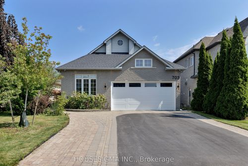 703 Madeline Hts, Newmarket, ON, L3X2J6 | Card Image