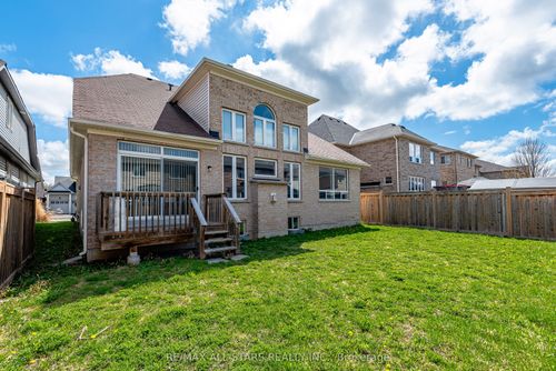 20 Beechener St, Sutton West, ON, L0E1R0 | Card Image