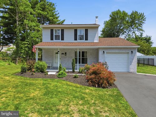 1519 Silver Lake Rd, Langhorne, PA, 19047-8001 | Card Image