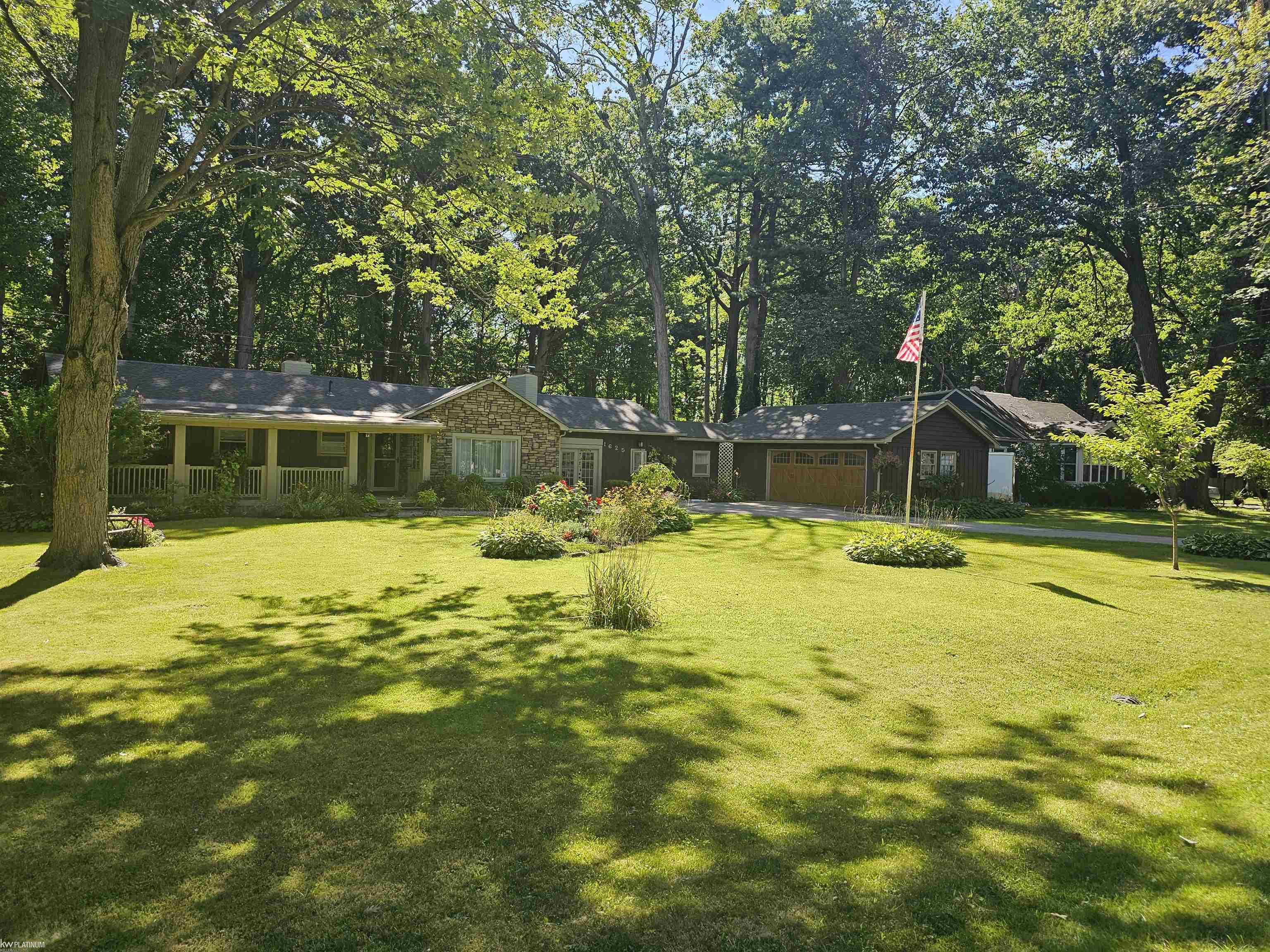 Georgia Ave, Marysville, MI 48040