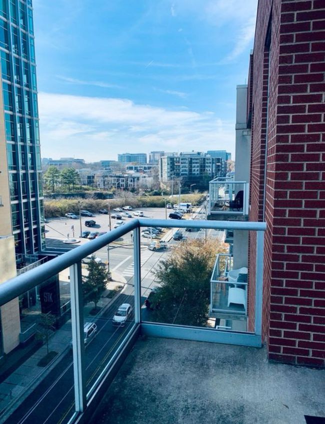 Balcony over looks downtown Nashville. | Image 8