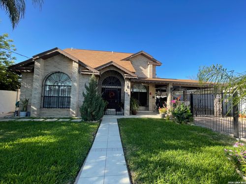 808 E San Pedro St, Laredo, TX, 78041-5037 | Card Image