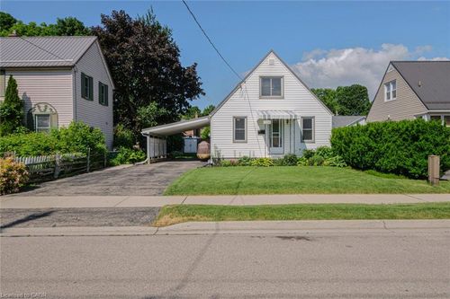 124 Orchard Ave, Simcoe, ON, N3Y3H3 | Card Image
