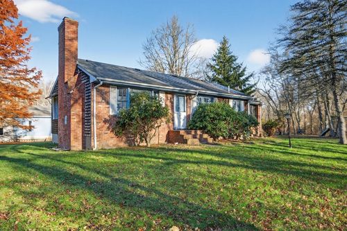 79 Cedar Ave, Swansea, MA, 02777-2015 | Card Image