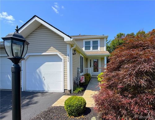 111 Courtshire Ln, Penfield, NY, 14526-2679 | Card Image