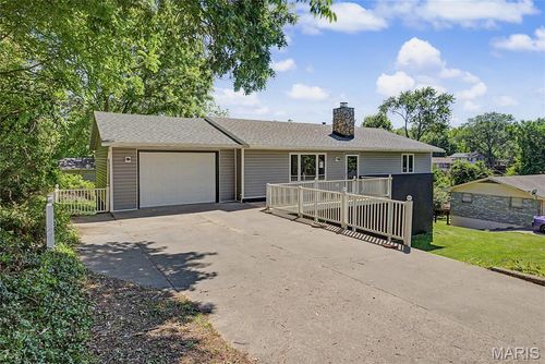 1725 Georgia St, Cape Girardeau, MO, 63701-3813 | Card Image