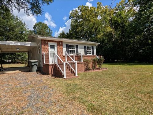 1113 Willow St, Eden, NC, 27288-4628 | Card Image