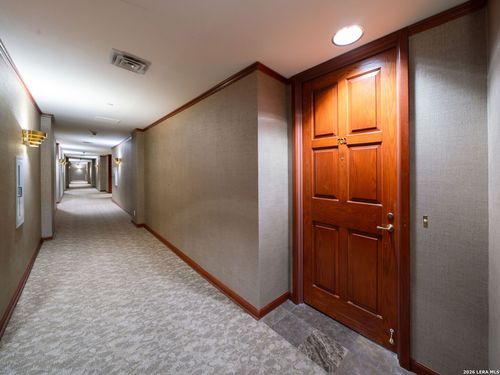 702-1 Towers Park Ln, San Antonio, TX, 78209-6421 | Card Image