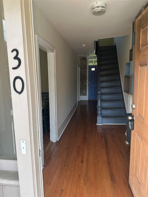 30 E Parmenter St, Newburgh, NY, 12550-5508 | Card Image