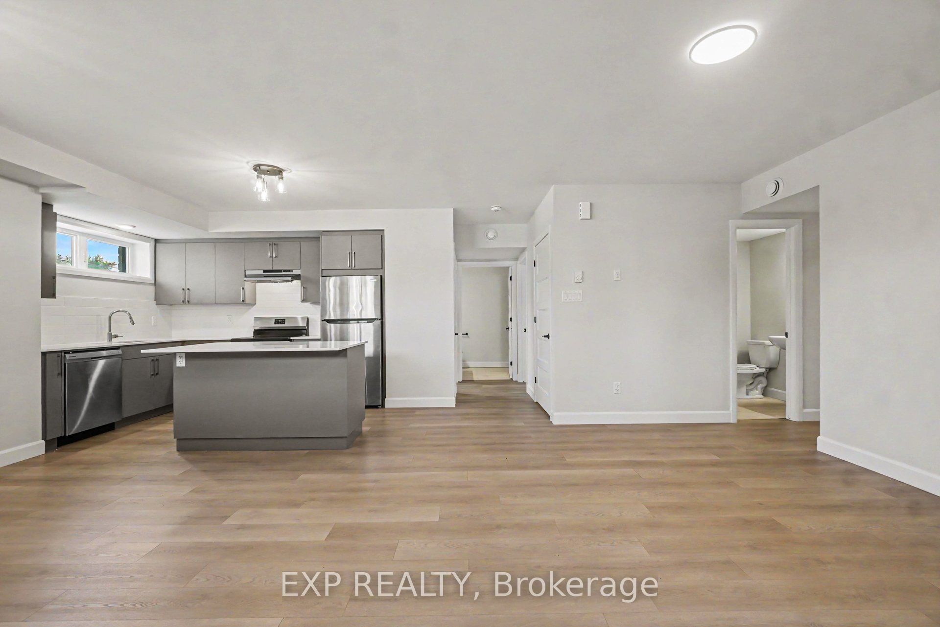 Residential Lease in Russell 4