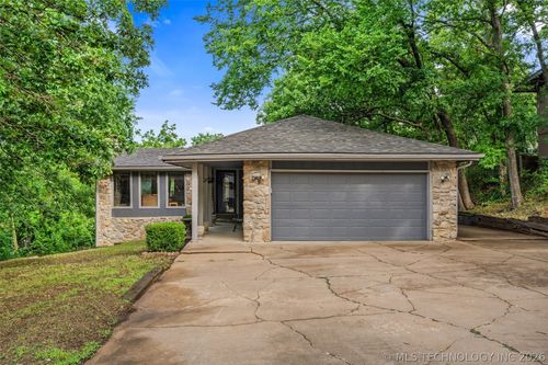 1329 Oakdale Dr, Bartlesville, OK, 74006-4506 | Card Image