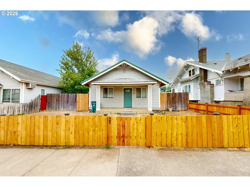 521 S Main St, Milton-Freewater, OR, 97862-1017 | Card Image