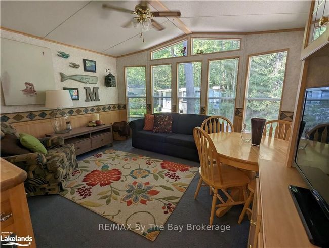 225 - 85 Theme Park Dr, House other with 2 bedrooms, 1 bathrooms and 2 parking in Wasaga Beach ON | Image 8