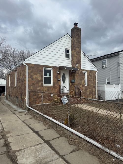 110 Terrace Ave, Elmont, NY, 11003-1737 | Card Image
