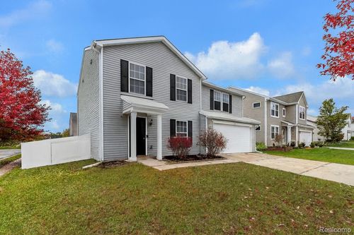 8553 Shiawassee River Dr, Fowlerville, MI, 48836-9074 | Card Image