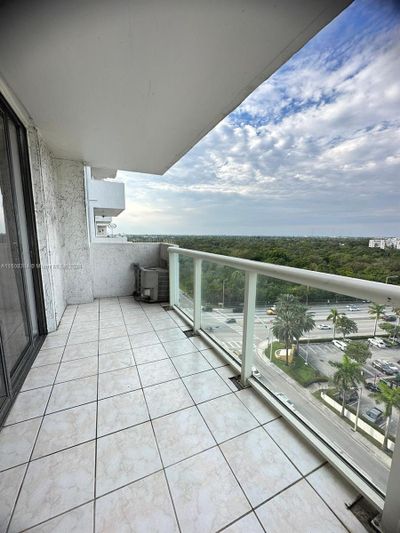 1209 - 13499 Biscayne Blvd, Condo with 2 bedrooms, 2 bathrooms and null parking in North Miami FL | Image 1