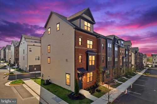2861 Hokie Ln, ALEXANDRIA, VA, 22306-2362 | Card Image
