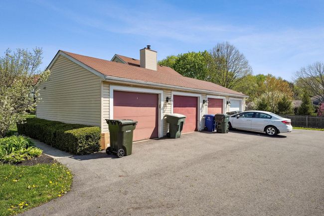 8210 Laramie Pl, Condo with 2 bedrooms, 2 bathrooms and null parking in Powell OH | Image 33
