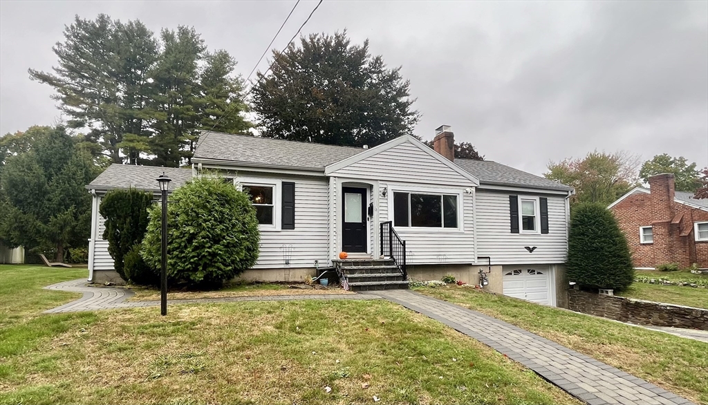 Azalea Dr, Norwood, MA 02062