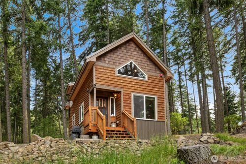 990 Fawn Rd, Cle Elum, WA, 98922-8747 | Card Image