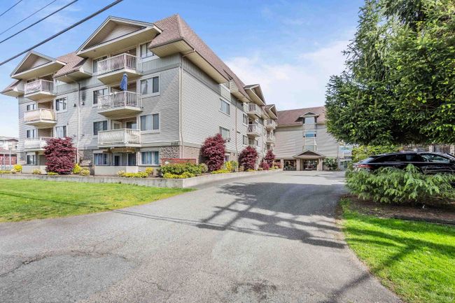 204 - 9186 Edward Street, Condo with 1 bedrooms, 2 bathrooms and 1 parking in Chilliwack BC | Image 1