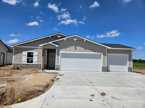 1022 N Forestview St, Wichita, KS, 67235-7054 | Card Image